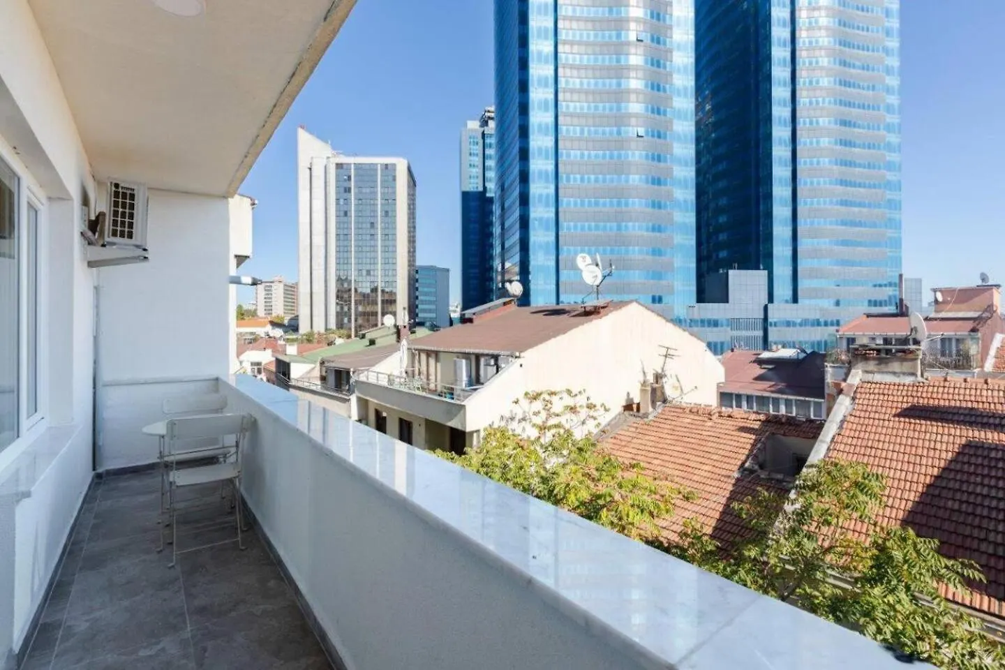 Spacious Modern 4-Bed2Bath Central Oasis! #370 Stambuł 0*,  Turcja