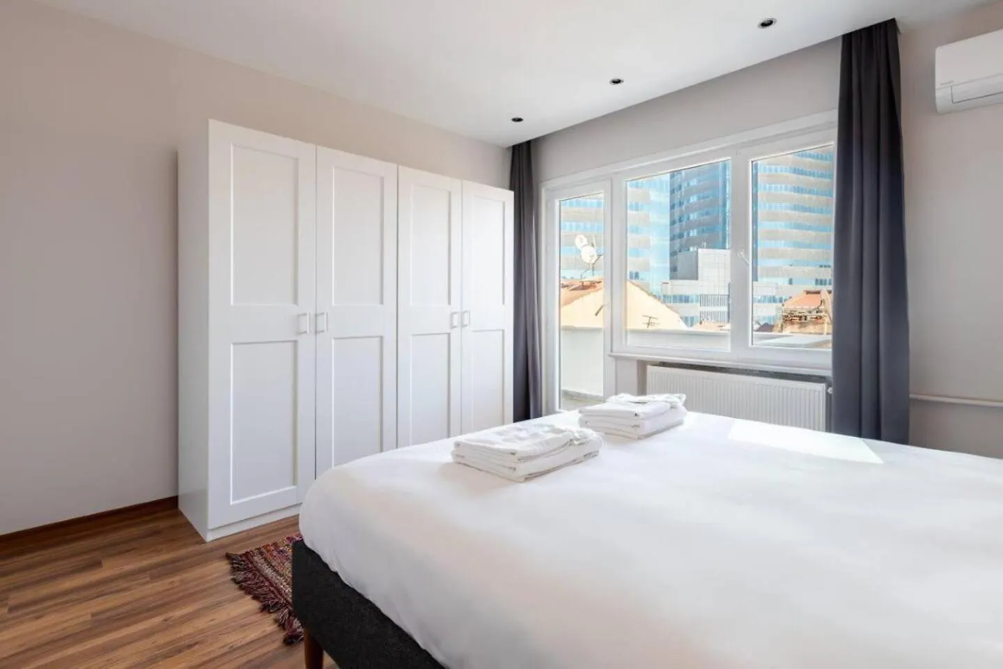 Spacious Modern 4-Bed2Bath Central Oasis! #370 Istanbul